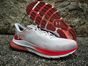 بررسی کتونی آندر آرمور توربولانس 2 ( Under Armour Hovr Turbulence 2 )