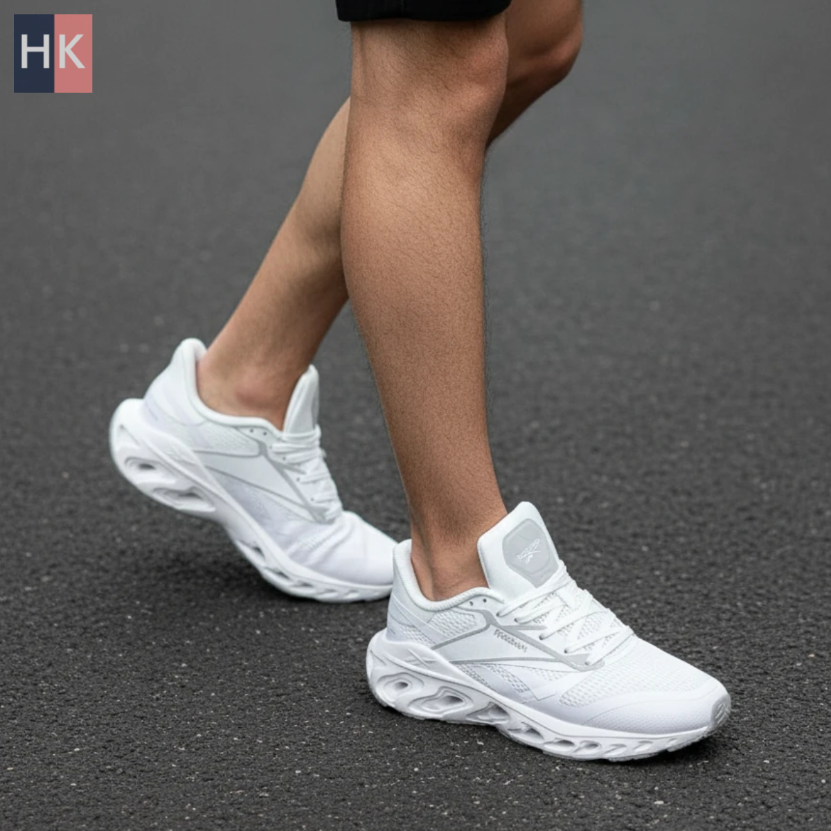 کتونی مردانه ریباک فلوت زیگ سفید ( Reebok Float Zig ) کتونی مردانه ریباک فلوت زیگ سفید ( Reebok Float Zig )