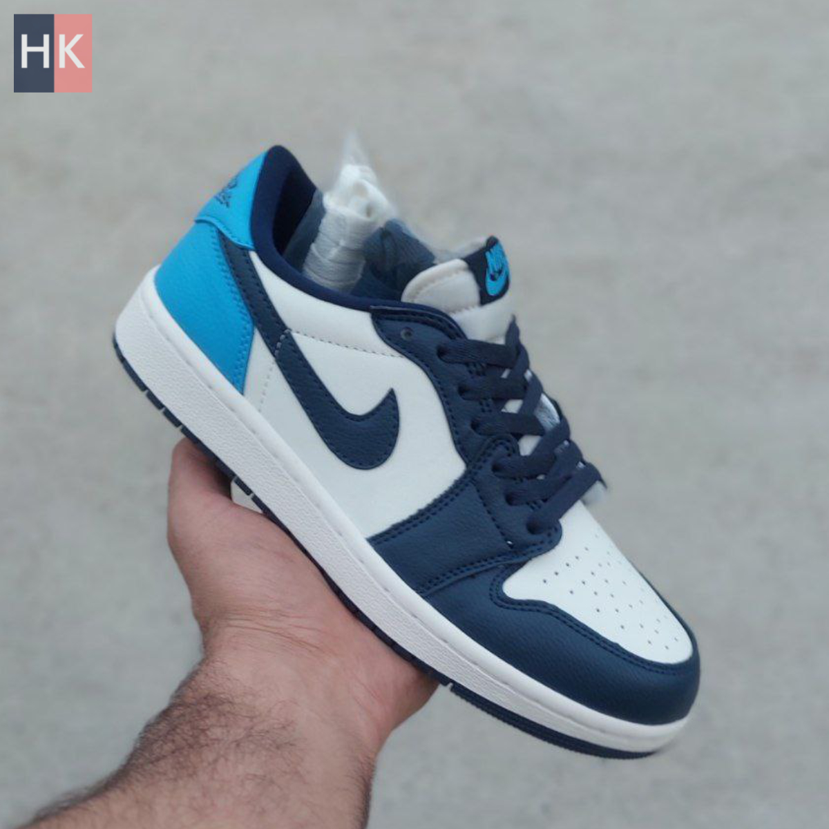 کتونی نایک ایر جردن 1 ابسیدین ( Nike Air Jordan 1 Low Obsidian ) کتونی نایک ایر جردن 1 ابسیدین ( Nike Air Jordan 1 Low Obsidian )
