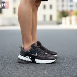 کتونی نایک وی تو کی ران قهوه ای Nike V2K Run کتونی نایک وی تو کی ران قهوه ای Nike V2K Run