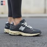 کتونی زنانه نیو بالانس 2002 آر ( New Balance 2002R )