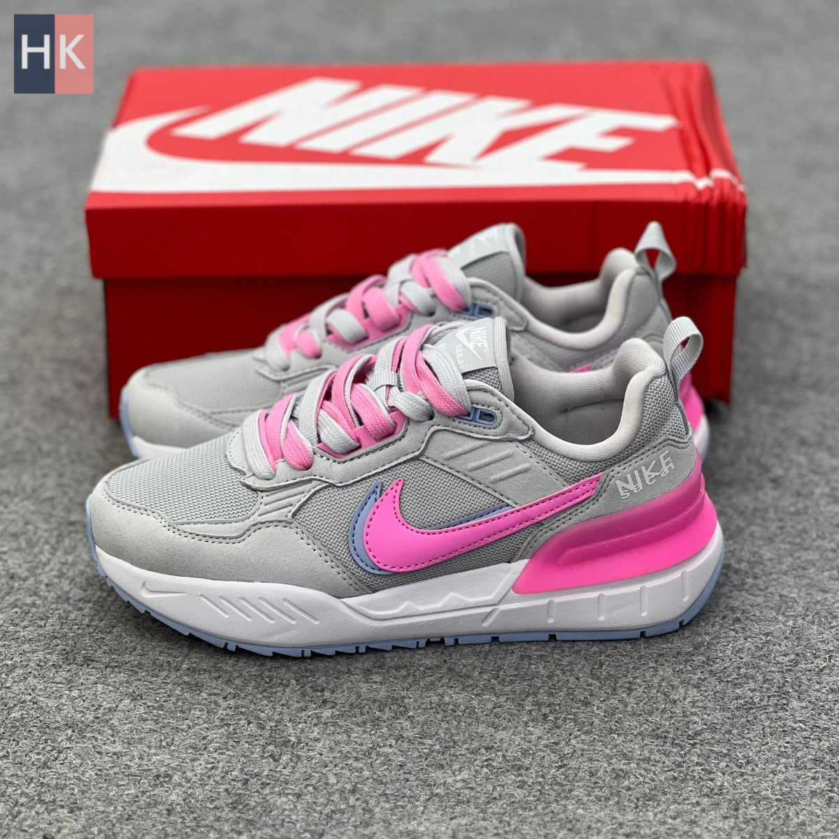 کتونی زنانه نایک ساکای طوسی صورتی ( Nike Sacai ) کتونی زنانه نایک ساکای طوسی صورتی ( Nike Sacai )