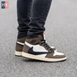 کتونی ساقدار نایک ایر جردن 1 تراویس اسکات موکا ( Nike Air Jordan 1 High Travis Scott Mocha )