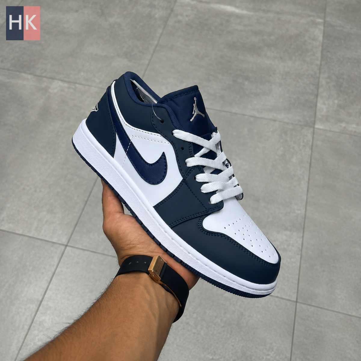 کتونی نایک ایر جردن 1 سرمه ای و سفید ( Nike Air Jordan 1 Low ) کتونی نایک ایر جردن 1 سرمه ای و سفید ( Nike Air Jordan 1 Low )