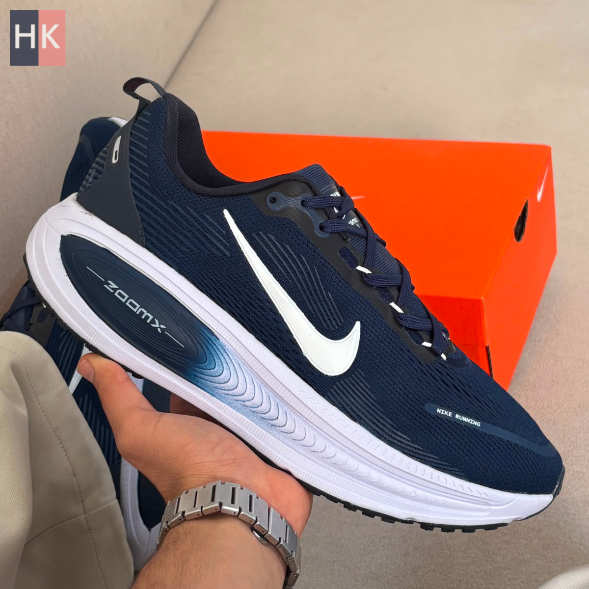 کتونی مردانه نایک وومرو 18 سرمه ای و سفید ( Nike Vomero 18 ) کتونی مردانه نایک وومرو 18 سرمه ای و سفید ( Nike Vomero 18 )