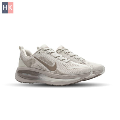 کتونی زنانه نایک وومرو 18 سفید و بژ ( Nike Vomero 18 ) کتونی زنانه نایک وومرو 18 سفید و بژ ( Nike Vomero 18 )