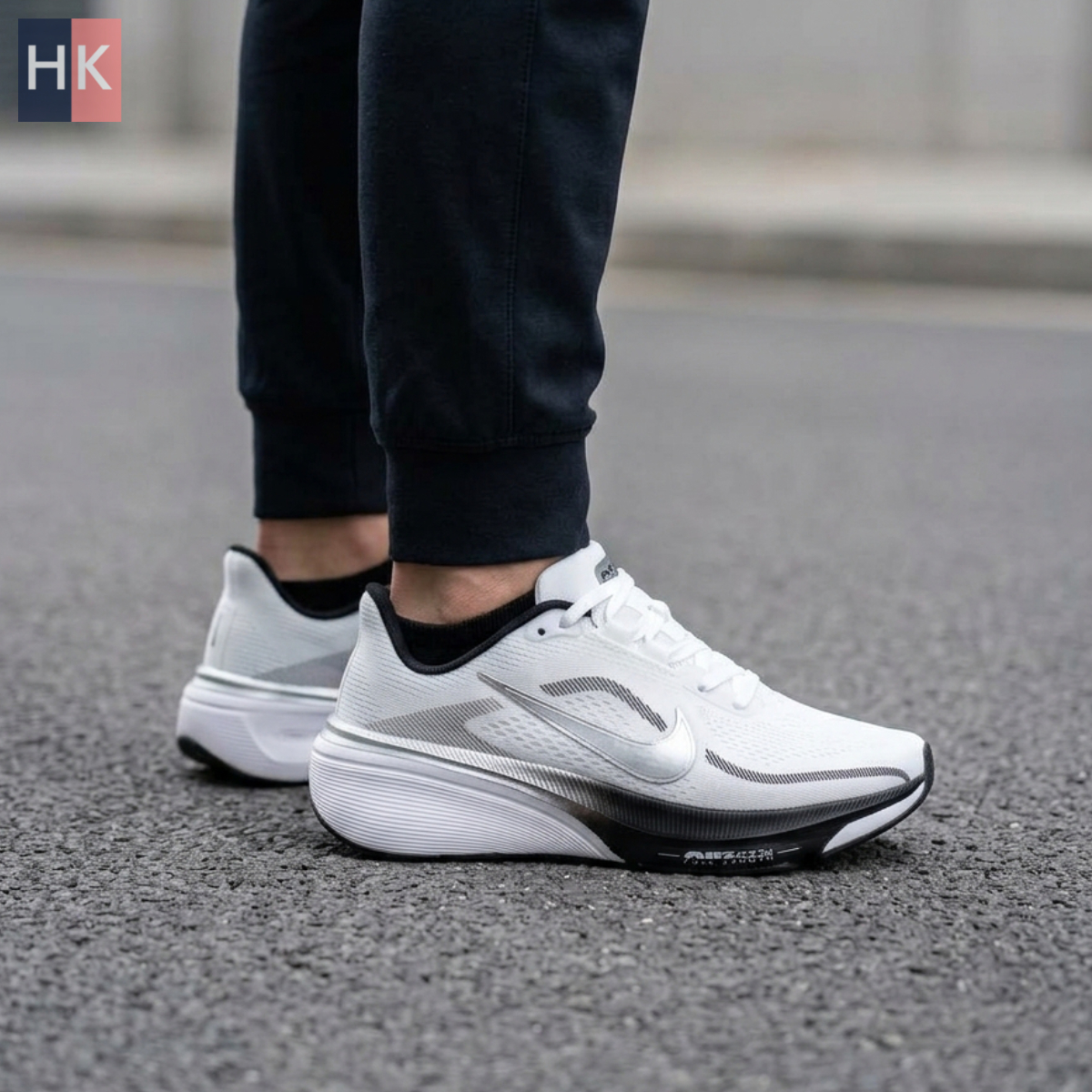 کتونی زنانه نایک پگاسوس 42 سفید و مشکی ( Nike Pegasus 42 ) کتونی زنانه نایک پگاسوس 42 سفید و مشکی ( Nike Pegasus 42 )