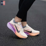 کتونی زنانه نایک پگاسوس 42 کرمی و بنفش ( Nike Pegasus 42 )